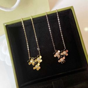 Classic Elegant Design Vanly Necklace for lovers silver plated clover flower necklace with BRXU