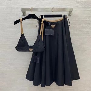Trend zweiteiliger Kleidungsdesigner gestreiftes Unterwäsche Set mit Dreigler -Abzeichen Damen Denim sexy Tanktop Top Tailled Rock SML