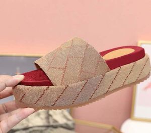 최신 여성 슬라이드 샌들 디자이너 플랫폼 웨지 슬리퍼 원래 진짜 야외 해변 플랫 신발 두꺼운 바닥 슬리퍼 8 색 6717753