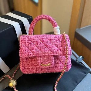 Kvinnor Designer Portable Mini Square Flap Bag Knitting Tweed/Leather Quilted Ball Buckle Hardware Matelasse Chain Lovely Tote Shoulder Cross Body Handbag 17cm