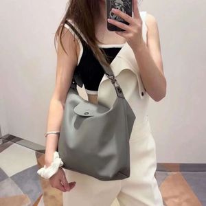 2024 Designer torebka popularna torba hobo pod pachami pojedyncze ramię ręczne damskie torba moda moda na zwykła worek na dużą pojemność
