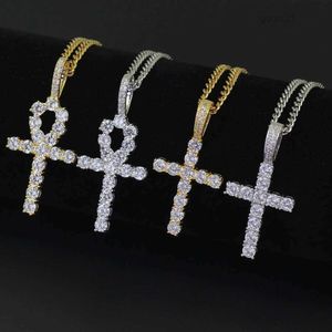 Hip Hop Cross Diamonds Pendant Halsband för män Kvinnor gåva Lyxiga halsbandsmycken Guldpläterade koppar Zirkoner Kubansk länkkedja B183