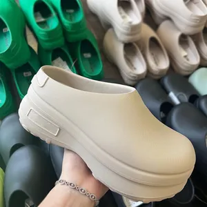 Slipperdesigner sandaler tofflor