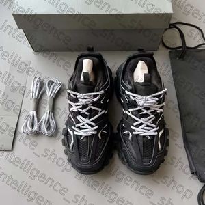 2024トップデザイナーシューズトラック3.0スニーカートリプルプラットフォームペアランシューズトレーナーBalencigaa Mens Shoe Women Leather White Black Basketball Shoe 897