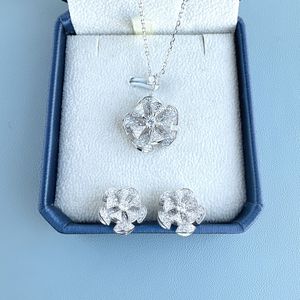 Designer Collection Style Necklace Earrings 925 Sterling Silver Inlay Full Cubic Zircon Diamond Kirt Fan-formade hängande fina smyckenuppsättningar