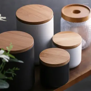 Storage Bottles Bean With Wood Bottle Nordic Coffee Candy Ceramic Sealed Tea Style Kitchen Coarse Lid Container Food Cereals Jar