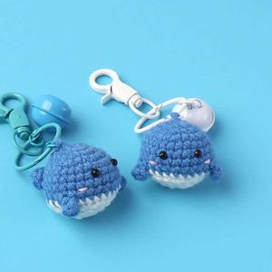 Plush Keychains Creative Little Whale Car Keychain Sweet Knitted Keychain Handmade Knitted Lovely Couple Keychain for Car Key Accessories S2452802