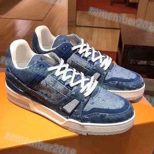 2024 Designer Buty Casual Men Sneakers gumowe trenerzy platformy oryginalne skórzane trampki wielokolorowe koronkowe buty skate butów mody buty do biegania r29