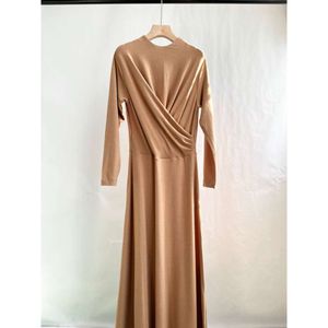 Kvinnokläder klänning med långärmad klänning i kvinnors avancerade minimalistiska temperamentklänning, kvinnors smala passform, korsstickad midjeband lång kjol 9e8