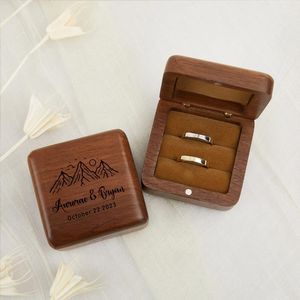 Favo di festa personalizzato Wedding Wood Ring Box Engagement Borse Double Slot Bearer Modern Rustic Regalo