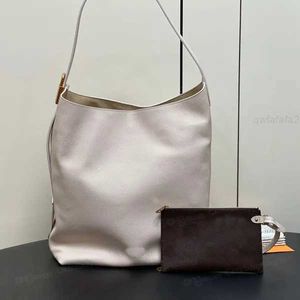 New Women Low Key Hobo Handbag Luxury Designer Grained Leather Sholdlen Bag Hook Cloosure Gold Hardware Tote調整可能なストラップクロスボディPAGX PAGX PAGX PAG 8WLB