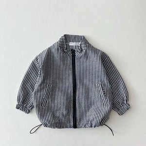 Jackets 0-5-year-old Korean version of ldrens clothing summer thin plaid sunscreen breathable jacket girl x casual long sleeve H240530 RHIG