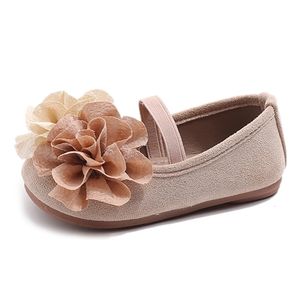 Våren barns avslappnade skor Fashion Flower Retro Kids Flat Shoes Suede Leather Girls Mary Jane Shoes 240524