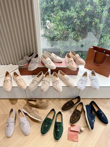 Katır loafers süet kadın terlikler daireler loafers% 100 gerçek süet moccasin boyutu 35-42 lüks tasarımcı ayakkabı slip-ons sandaletler loafers yürüyüş deri metal kolye düz ayakkabı