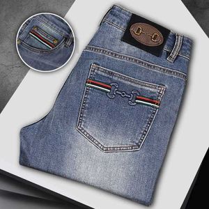 Jeans masculino Designer de jeans Trendy High-end 2024 jeans de jeans de jeans para homens com mangas retas combinadas com verão elástico fino e moda slim fit 9thm