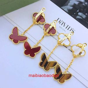 VanClfe Designer Top Counter Luxury Ladies Delicate Jewelry Earring S925 Sterling Silver Agate Fritillaria Butterfly örhängen med Clover Female Fashion Persona