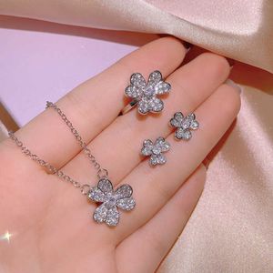 Fashion front design Vanly unique necklace Red Fashion Women Small Popular Design Diamond Clover Shining Womens Necklace Flower Ring have logo 31OL