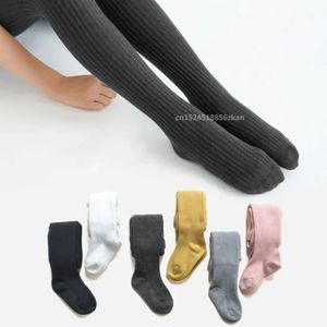 Barnstrumpbyxor för bomullstickade barnflickor strumpbyxor solida mjuka baby leggings vit svart tight l2405