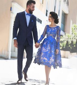Elegant Royal Blue Cocktail Dresses 2017 Korta spetsapplikationer Långärmad knälängd Kvinnor Fashion Party -klänningar för examen2130877