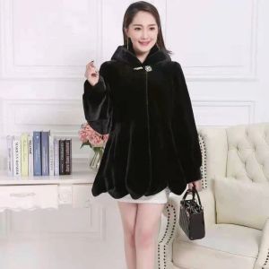 Fur Women's Long Sleeve Natural Real Mink Fur Coat with Various Collar Types for Winter Warmth