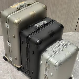 10A RMWデザイナー荷物TSAロックミュートホイールアルミニウム新しくアップグレードされたビジネススーツケースパイロットコンテナボックス炭酸塩16インチ