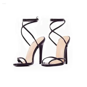 Duże sandały marka damskich butów mody Rozmiar 2024 Summer Peep-Toe Stiletto 43 45E