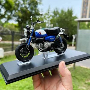 Auto modello Diecast Aoshima 1/12 2022 Honda Monkey 125 Regalo di laurea modello motociclistico in lega giocattolo finito Invia ad un amico Y240530CZR6