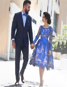 Elegante Royal Blue Cocktail -Kleider 2017 kurze Spitzenanwendungen Langarm Knie Länge Frauen Fashion Party Kleider für Abschluss6945174