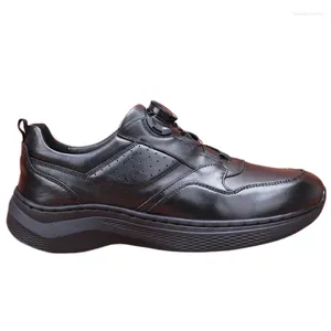 Casual skor äkta läder män roterande spänne enkla slitage loafers lata kohud sneakers lätta andningsbara körning resor snyggt