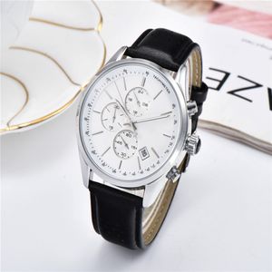 Herrklockan för högkvalitet Herrklocka Alla pekare har Chronograph Quartz Watch Leather Strap Men's Casual Stopwatch Monte Luxury 153C