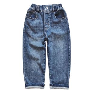 Spodnie chłopców luźne miękkie dżinsowe niebieskie spodnie elastyczne talii dżinsy dla dzieci jesienne zima l2405