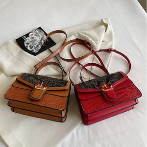 Fabrik grossistkvinnor axelväskor 6 färger elegant retro präglad läder handväska flip tryckt crossbody väska dagligen joker färg matchande kvinnor handväska 3344#