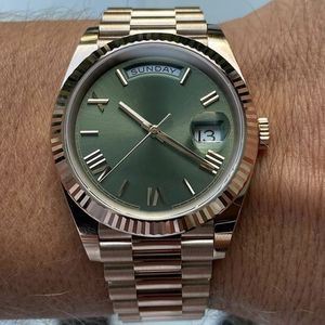 Uomini di lusso Guarda orologi da 40 mm Mens 316L Orologi in acciaio inossidabile cinghia 2813 Regalo d'oro dei polso meccanici automatici per amica nave gratuita 283b