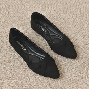 Spring and Autumn Season New Single Shoes Women's New Flat Shoes Versatile Pointed Soft Leather Anti slip One Foot Kick for Women