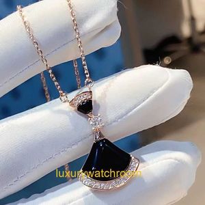 New Classic Fashion Brolgry Pendant Necklaces V gold fan pendant skirt necklace female white fritillary red chalcedony 18k rose bone chain