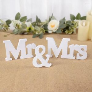 Party Decoration 3Pcs/Set Mr & Mrs White Letter Wooden Sign For Rustic Wedding Favor Married Table Ornaments Po Props Gift