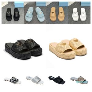 15A 2024 Nya tofflor Designer Platform Sandaler Kvinnor Klassisk Slip Beige Black Straw Sandal Triangle Buckle Mules tjocka botten damer Flat Platforms Slide