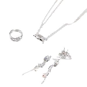 2024 Design Sense Nuovo nicchia di luna in argento in argento Sterling semplice Anello di anello per la collana perla set da donna a due colori