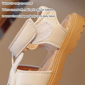 Kızların nefes alabilen yumuşak taban kapalı ayak parmağı düz ayakkabıları 3D tavşan havuçlu çocuk yaz baotou sandaletleri