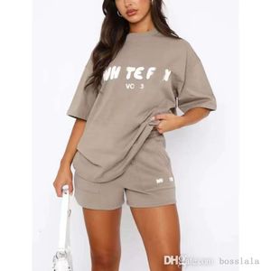 Ruos de designer Tiles de duas peças Conjunto de mulheres casuais Sorto da moda Carta da moda impressa Novo conjunto de camisetas de camisetas de espuma esportiva moda