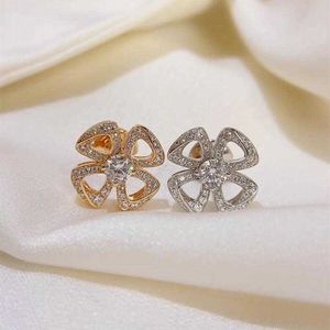 Populär överraskning Bvlgrly örhängen gåvor smycken ny modedesign enkel diamant personlig liten kvinna 2wt0