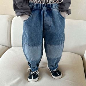 Осенние мальчики и девочки модные джинсы унисекс дети свободны от повседневных джинсовых штанов.