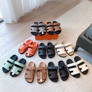 Tasarımcı Sandallar Kadın Ünlü Slaytlar Sandale Terlik Kadın Platformu Lüks Sürgüler Ayakkabı Alt Flip Flops Günlük Plaj Sandal Sandal Deri Kutu 10a