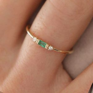 Ringar band tunna läckra ringar för kvinnor elegant mini 3 färg kristall zirkon liten evighet stapling ring mode smycken KCR065 G230317