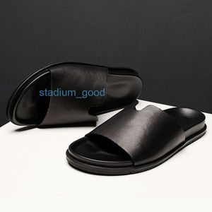 Utomhus sommar tofflor platt häl äkta läder män glider svarta sandaler mode herrar skor