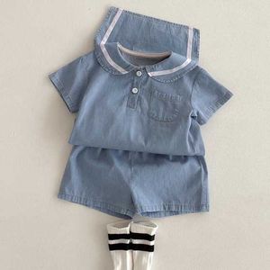 Family Matching Outfits Korean version of fashion leisure 2 -piece girl top+shorts baby summer short -sleeved denim suit childrens clothing H240530 UBC3