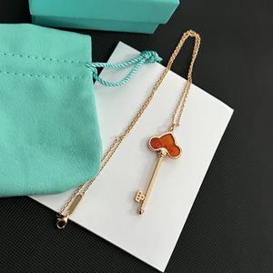 Brand Designers New Necklace Luxury 18k Gold Plated Fashionable Key Shaped Pendant Necklace Fashionable Charming Girl High Quality Necklace