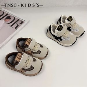 New Spring/Summer Soft Sole Walking Shoes for Boys and Girls aged 0-1-2 Non slip Breathable Baby Sandals 240530