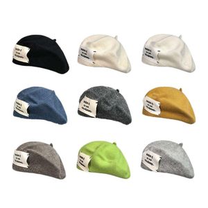 Basker Autumn Winter Soft Sticke French Basker Kvinnliga Kvinnliga Solid Korean Knit Varm version Streetwear Painter Hat Wholesale Drop Deliv DH3IL