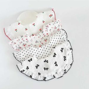 Bibs Burp Cloths New baby feeding Drool bib lace flower Saliva towel soft cotton fabric suitable for newborns and young children Korean Sty WX5.29